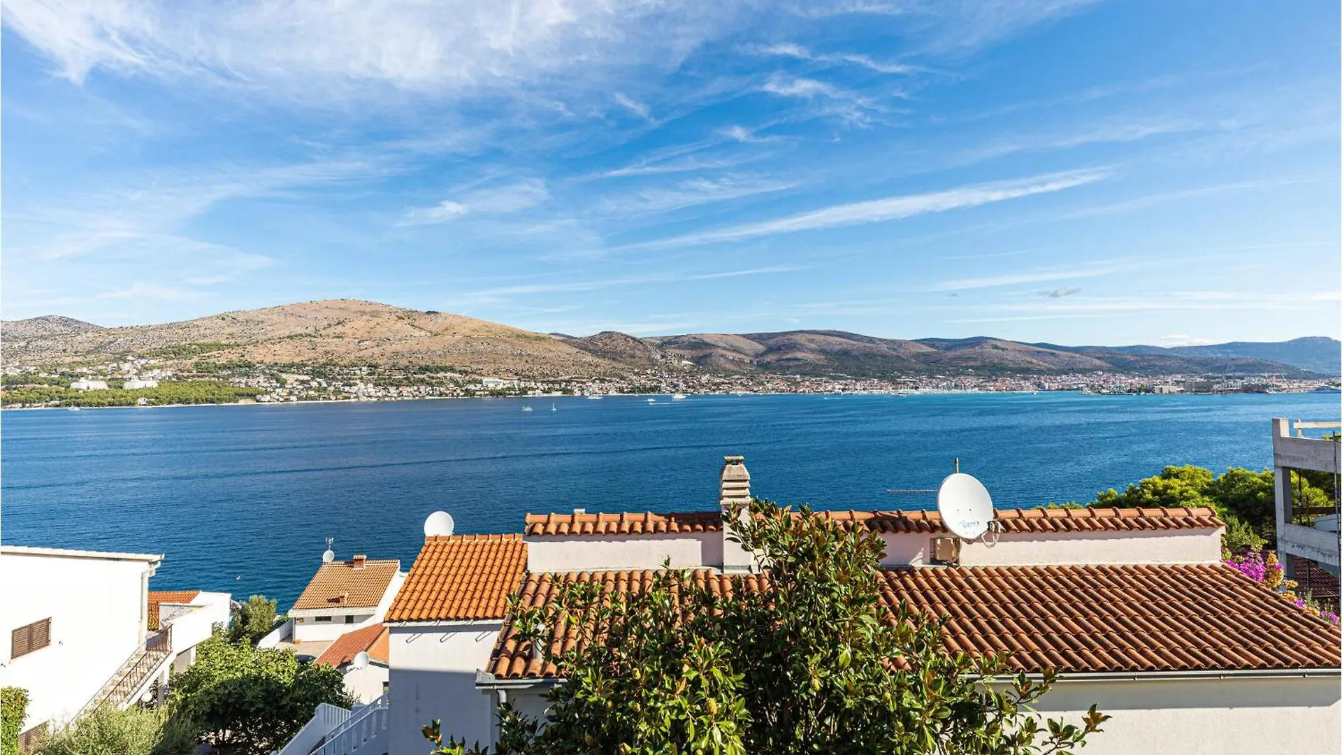 1 Bedroom Gorgeous Apartment In Okrug Donji Donji Okrug  0*, Donji Okrug (Ciovo) Croatia