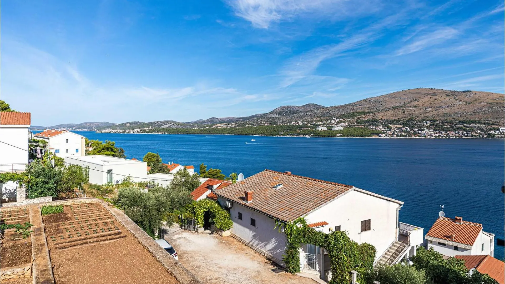 1 Bedroom Gorgeous Apartment In Okrug Donji Donji Okrug   Donji Okrug (Ciovo)
